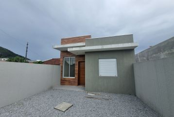 Casa nova em excelente localização - REF. V90