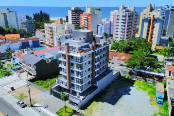 Cobertura com 3 Quartos (1 suíte) no Residencial Laguna em caiobá 