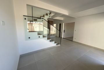 Sobrado na Quadra do Mar – Balneário Albatroz - Ref.: 635